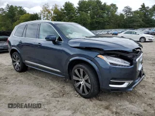2023 Volvo XC90 Plus z VIN YV4H600N7P1982270, wystawiony jako Copart lot #71889094 z przebiegiem 9 077 mil mil oraz Szkoda całkowita • Salvage title. Historia ofert i sprzedaży dostępna na DreamBid. Obrazek 4.