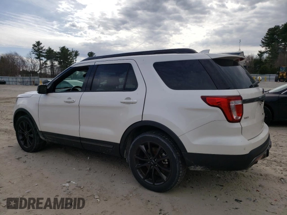 2017 Ford Explorer XLT with VIN 1FM5K8D80HGD47597, listed as a Copart auction lot 50251725 with 132,676 mi miles and Salvage Title. Bid and sale history available at DreamBid. Image 2.
