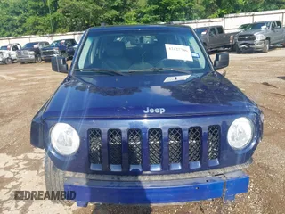 2016 Jeep Patriot Latitude with VIN 1C4NJRFB0GD608488, listed as a IAAI auction lot 42427746 with 88,325 mi miles and . Bid and sale history available at DreamBid. Image 13.