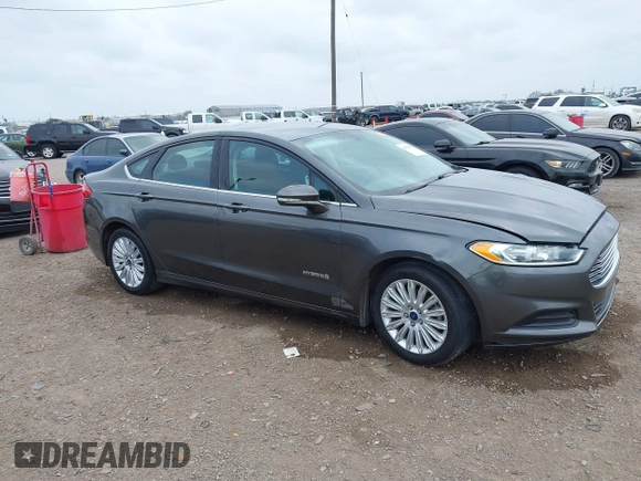 2016 Ford Fusion SE Hybrid with VIN 3FA6P0LU5GR235241, listed as a IAAI auction lot 41697504 with 165,510 mi miles. Bid and sale history available at carsss.com. Image 1.