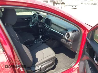 2019 Kia Forte S with VIN 3KPF34AD8KE028617, listed as a IAAI auction lot 41857642 with 101,171 mi miles. Bid and sale history available at carsss.com. Image 5.