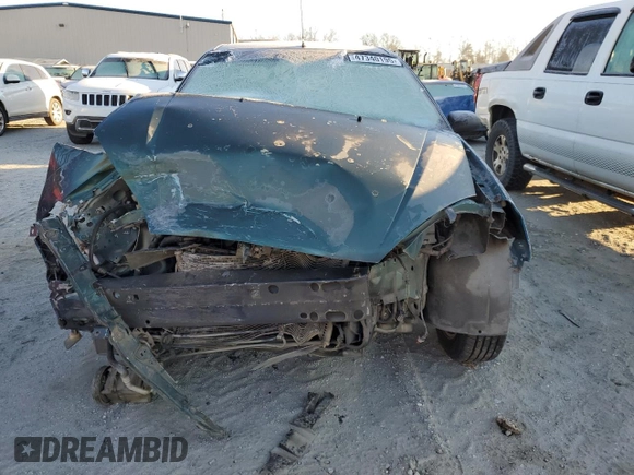 2001 Ford Focus SE with VIN 1FAFP34P91W367045, listed as a Copart auction lot 47340195 with 194,728 mi miles and Salvage Title. Bid and sale history available at carsss.com. Image 5.