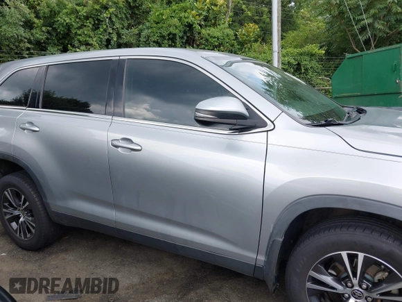 2019 Toyota Highlander LE with VIN 5TDZZRFH6KS367645, listed as a IAAI auction lot 42613410 with 77,266 mi miles and . Bid and sale history available at DreamBid. Image 13.