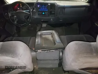 2005 GMC Sierra 2500HD SLT z VIN 1GTHK23275F945912, wystawiony jako Copart lot #84298424 z przebiegiem 241 490 mil mil oraz Szkoda całkowita • Salvage title. Historia ofert i sprzedaży dostępna na DreamBid. Obrazek 8.