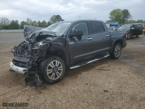 2018 Toyota Tundra 4WD SR5 with VIN 5TFAW5F13JX752977, listed as a Copart auction lot 50633495 with 0 mi miles and Salvage Title. Bid and sale history available at carsss.com. Image 1.