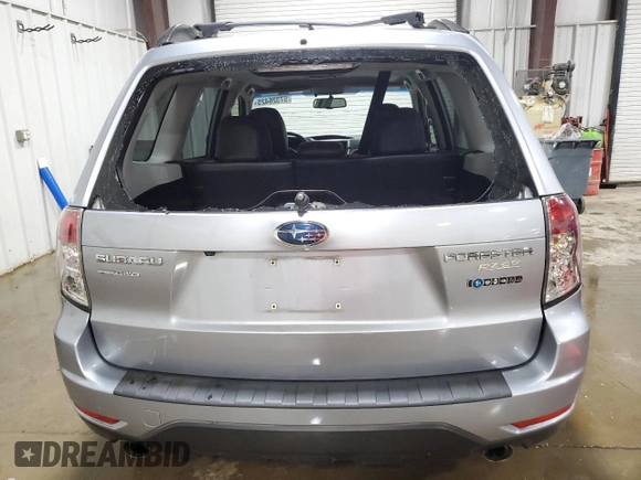 2013 Subaru Forester X Limited z VIN JF2SHAECXDH424658, wystawiony jako Copart lot #57326425 z przebiegiem 138 459 mil mil oraz Szkoda całkowita • Salvage title. Historia ofert i sprzedaży dostępna na DreamBid. Obrazek 6.