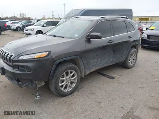 2018 Jeep Cherokee Latitude Plus with VIN 1C4PJMLB3JD540968, listed as a IAAI auction lot 41346378 with 88,188 mi miles. Bid and sale history available at carsss.com. Image 18.