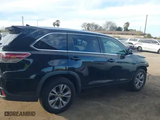 2014 Toyota Highlander XLE with VIN 5TDKKRFH5ES028448, listed as a IAAI auction lot 41687537 with 105,702 mi miles. Bid and sale history available at carsss.com. Image 14.