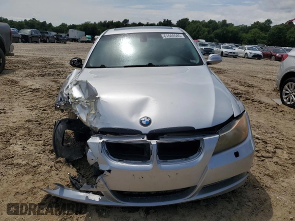 2008 BMW 3 Series 328xi with VIN WBAVC73508KX92158, listed as a Copart auction lot 61640585 with 168,101 mi miles and Salvage title. Bid and sale history available at DreamBid. Image 5.