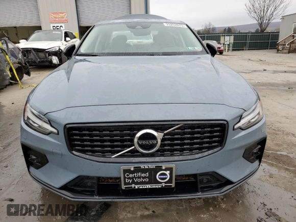 2022 Volvo S60 Momentum with VIN 7JRL12TZ2NG157674, listed as a Copart auction lot 75262073 with 23,682 mi miles. Bid and sale history available at carsss.com. Image 5.