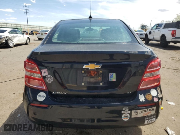 2017 Chevrolet Sonic LT z VIN 1G1JD5SG9H4112650, wystawiony jako Copart lot #55452595 z przebiegiem 148 035 mil mil oraz Szkoda całkowita • Salvage title. Historia ofert i sprzedaży dostępna na DreamBid. Obrazek 6.