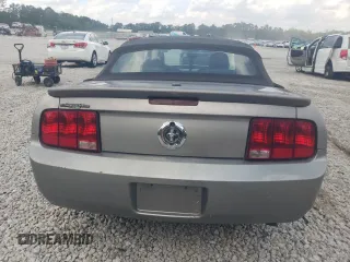 2008 Ford Mustang Deluxe with VIN 1ZVHT84NX85127400, listed as a Copart auction lot 57470935 with 262,852 mi miles and Salvage title. Bid and sale history available at DreamBid. Image 6.