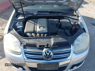 2005 Volkswagen Jetta 2.5L with VIN 3VWSF71K95M638944, listed as a IAAI auction lot 41733119 with 249,370 mi miles and . Bid and sale history available at DreamBid. Image 10.