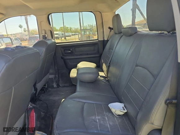 2018 Ram 2500 Tradesman with VIN 3C7WR5HJXJG215461, listed as a IAAI auction lot 42132326 with 156,861 mi miles. Bid and sale history available at carsss.com. Image 1.