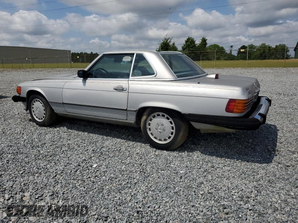 1986 Mercedes-Benz 560 with VIN WDBBA48D9GA037751, listed as a Copart auction lot 54861415 with 86,212 mi miles and Clean Title. Bid and sale history available at carsss.com. Image 2.