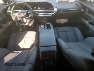 2024 Cadillac LYRIQ Luxury z VIN 1GYKPPRK1RZ137520, wystawiony jako Copart lot #50578095 z przebiegiem 6815 mil mil oraz Szkody całkowita. Historia ofert i sprzedaży dostępna na DreamBid. Obrazek 8.