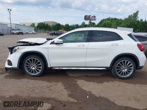 2019 Mercedes-Benz GLA 250 z VIN WDCTG4EB5KU015478, wystawiony jako IAAI lot #41488368 z przebiegiem Nie podano mil oraz . Historia ofert i sprzedaży dostępna na DreamBid. Obrazek 14.