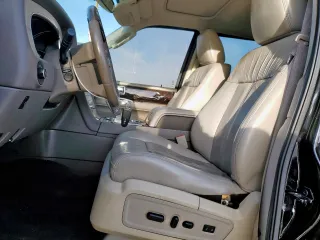 2017 Lincoln Navigator Select with VIN 5LMJJ2HTXHEL00423, listed as a Copart auction lot 48228985 with 175,204 mi miles and Salvage title. Bid and sale history available at DreamBid. Image 7.