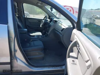 2015 Chevrolet Traverse LS with VIN 1GNKRFKD3FJ278483, listed as a IAAI auction lot 42007507 with 147,938 mi miles. Bid and sale history available at carsss.com. Image 5.