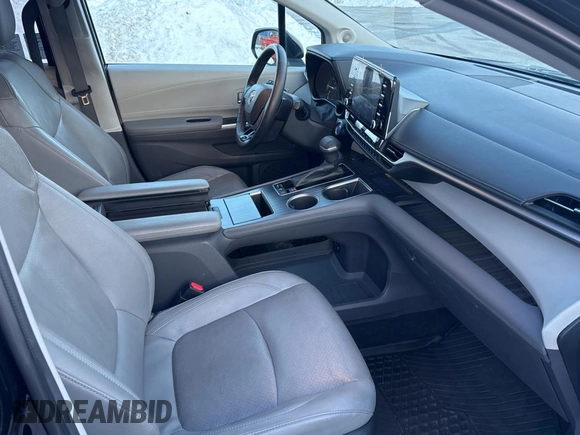 2022 Toyota Sienna XLE with VIN 5TDGSKFC2NS073512, listed as a Copart auction lot 43649765 with 1,681 mi miles and Clean Title. Bid and sale history available at carsss.com. Image 5.