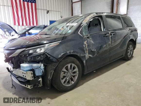 2024 Toyota Sienna LE z VIN 5TDKRKEC8RS190346, wystawiony jako Copart lot #54243385 z przebiegiem 18 942 mil mil oraz Szkoda całkowita • Salvage title. Historia ofert i sprzedaży dostępna na DreamBid. Obrazek 1.