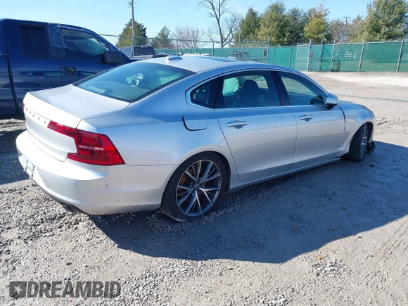 2018 Volvo S90 Momentum with VIN LVY982AKXJP019409, listed as a IAAI auction lot 41462054 with 99,374 mi miles. Bid and sale history available at carsss.com. Image 4.