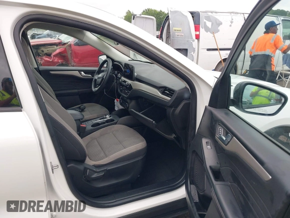 2021 Ford Escape SE z VIN 1FMCU0G6XMUB32625, wystawiony jako IAAI lot #42279918 z przebiegiem 93 646 mil mil oraz . Historia ofert i sprzedaży dostępna na DreamBid. Obrazek 5.