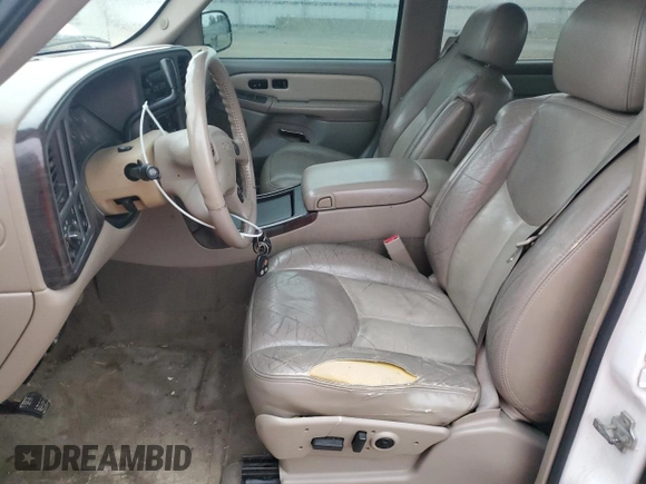 2006 GMC Sierra Denali z VIN 2GTEK63N761316163, wystawiony jako Copart lot #59637545 z przebiegiem 228 952 mil mil oraz Czysty tytuł • Clean title. Historia ofert i sprzedaży dostępna na DreamBid. Obrazek 7.