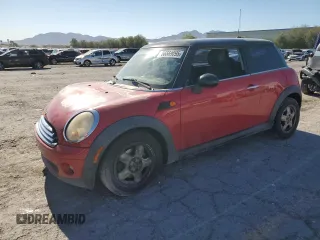 2010 MINI Hardtop z VIN WMWMF3C59ATZ64473, wystawiony jako Copart lot #56569095 z przebiegiem 104 146 mil mil oraz Szkoda całkowita • Salvage title. Historia ofert i sprzedaży dostępna na DreamBid. Obrazek 1.
