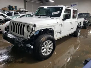 2023 Jeep Gladiator Sport z VIN 1C6HJTAG3PL571060, wystawiony jako Copart lot #46112255 z przebiegiem 23 352 mil mil oraz Szkoda całkowita • Salvage title. Historia ofert i sprzedaży dostępna na DreamBid. Obrazek 1.