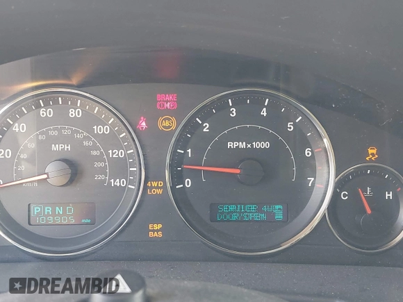 2006 Jeep Commander Limited z VIN 1J8HG58N26C253087, wystawiony jako IAAI lot #42202691 z przebiegiem 109 905 mil mil oraz . Historia ofert i sprzedaży dostępna na DreamBid. Obrazek 7.