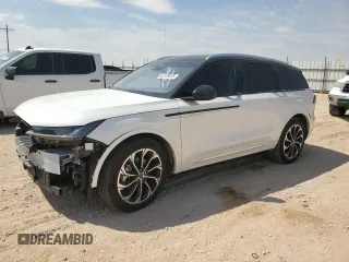 2024 Lincoln Nautilus Reserve z VIN 5LMPJ8KA1RJ838957, wystawiony jako Copart lot #53139325 z przebiegiem 11 326 mil mil oraz Szkoda całkowita • Salvage title. Historia ofert i sprzedaży dostępna na DreamBid. Obrazek 1.