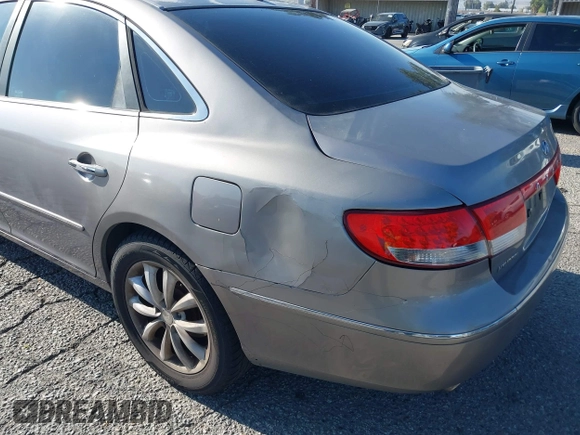 2008 Hyundai Azera Limited with VIN KMHFC46FX8A264798, listed as a IAAI auction lot 42684089 with 204,377 mi miles and . Bid and sale history available at DreamBid. Image 18.