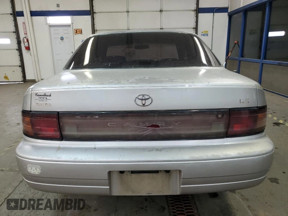 1994 Toyota Camry LE with VIN JT2SK12E3R0206520, listed as a Copart auction lot 44657735 with 203,595 mi miles and Clean Title. Bid and sale history available at carsss.com. Image 6.