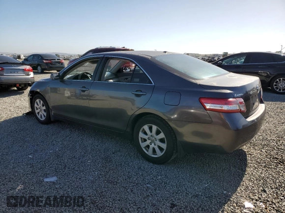 2011 Toyota Camry LE z VIN 4T4BF3EK3BR156937, wystawiony jako Copart lot #57290555 z przebiegiem 299 321 mil mil oraz Szkoda całkowita • Salvage title. Historia ofert i sprzedaży dostępna na DreamBid. Obrazek 2.