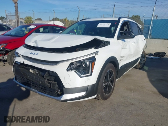 2025 Kia Niro LX with VIN KNDCP3LE6S5218628, listed as a IAAI auction lot 41570971 with 5,298 mi miles. Bid and sale history available at carsss.com. Image 17.