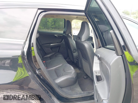 2013 Volvo XC60 T6 with VIN YV4902DZ2D2405330, listed as a IAAI auction lot 42761237 with 125,682 mi miles and . Bid and sale history available at DreamBid. Image 8.