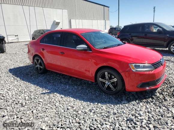 2014 Volkswagen Jetta Sedan SE w/Connectivity with VIN 3VWB07AJ0EM295577, listed as a Copart auction lot 49915785 with 86,784 mi miles and Salvage Title. Bid and sale history available at carsss.com. Image 4.