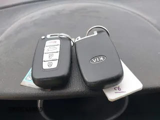 2012 Kia Sorento EX with VIN 5XYKU4A6XCG290754, listed as a IAAI auction lot 41918932 with 190,679 mi miles and . Bid and sale history available at carsss.com. Image 11.