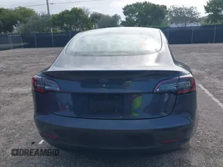 2023 Tesla Model 3 z VIN 5YJ3E1EA0PF403168, wystawiony jako IAAI lot #42002584 z przebiegiem 35 875 mil mil oraz . Historia ofert i sprzedaży dostępna na DreamBid. Obrazek 16.