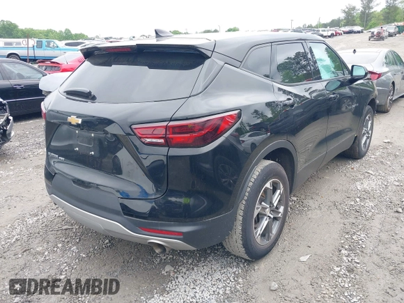 2023 Chevrolet Blazer LT z VIN 3GNKBHR49PS233702, wystawiony jako IAAI lot #42103915 z przebiegiem 40 090 mil mil oraz . Historia ofert i sprzedaży dostępna na DreamBid. Obrazek 4.