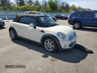 2011 MINI Convertible z VIN WMWZN3C55BT133563, wystawiony jako Copart lot #57984335 z przebiegiem 78 972 mil mil oraz Czysty tytuł • Clean title. Historia ofert i sprzedaży dostępna na DreamBid. Obrazek 4.