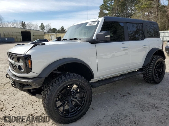 2022 Ford Bronco with VIN 1FMEE5DP0NLA95804, listed as a Copart auction lot 41289944 with 21,936 mi miles. Bid and sale history available at carsss.com. Image 1.