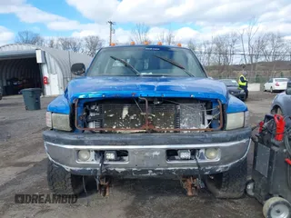 1998 Dodge 2500 with VIN 1B7KF23D6WJ148755, listed as a IAAI auction lot 42001617 with 259,540 mi miles. Bid and sale history available at carsss.com. Image 6.
