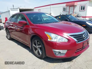 2015 Nissan Altima 2.5 S with VIN 1N4AL3AP1FC100503, listed as a IAAI auction lot 41850289 with 146,745 mi miles. Bid and sale history available at carsss.com. Image 1.
