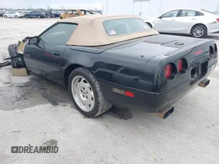 1994 Chevrolet Corvette z VIN 1G1YY32PXR5119898, wystawiony jako IAAI lot #41524375 z przebiegiem Nie podano mil oraz . Historia ofert i sprzedaży dostępna na DreamBid. Obrazek 3.