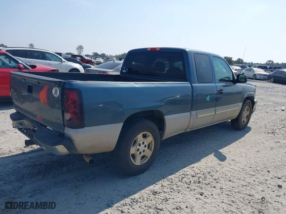 2006 Chevrolet Silverado 1500 LT1 with VIN 1GCEC19V36Z115777, listed as a IAAI auction lot 40671763 with 355,636 mi miles. Bid and sale history available at carsss.com. Image 4.