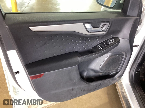 2020 Ford Escape SE z VIN 1FMCU0G60LUC60855, wystawiony jako IAAI lot #42815359 z przebiegiem 116 708 mil mil oraz . Historia ofert i sprzedaży dostępna na DreamBid. Obrazek 5.