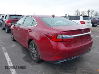 2016 Lexus ES 330 z VIN 58ABK1GG5GU024281, wystawiony jako IAAI lot #41913263 z przebiegiem 87 890 mil mil oraz . Historia ofert i sprzedaży dostępna na DreamBid. Obrazek 3.