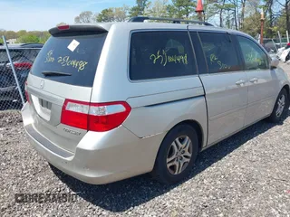2005 Honda Odyssey EX-L with VIN 5FNRL38695B425315, listed as a IAAI auction lot 42175154 with Not provided miles and . Bid and sale history available at DreamBid. Image 4.
